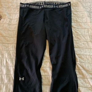Under armor cropped leggings, only worn once